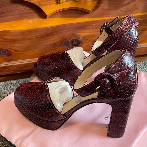 Kate Spade Perry Cherrywood Maroon Snakeskin Peep-Toe Heels 7.5